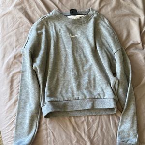 Nike crop pull over